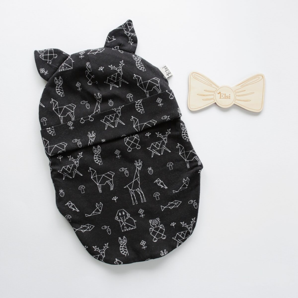 Loomad mustal (kõrvadega)