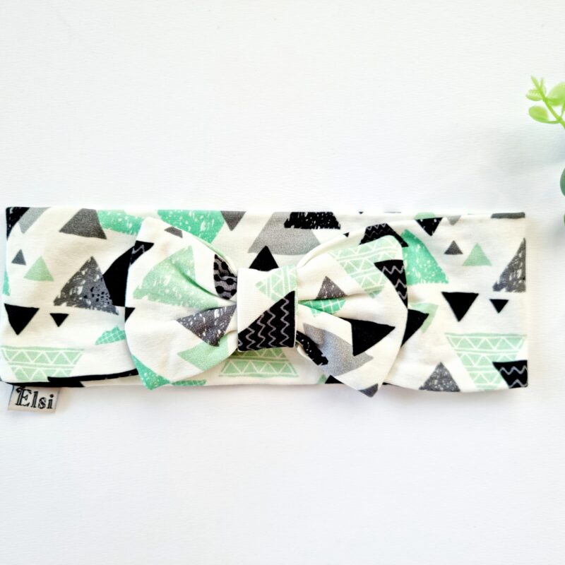 Kolmnurkadega lipsuga peapael