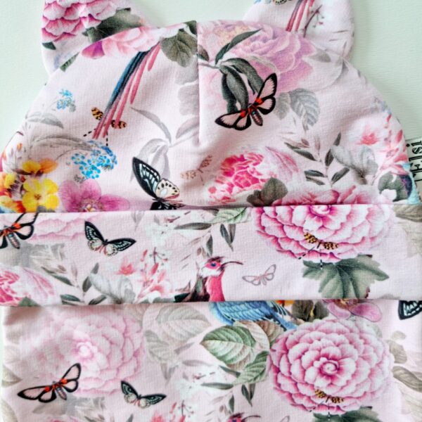 Roosal linnud (kõrvadega)