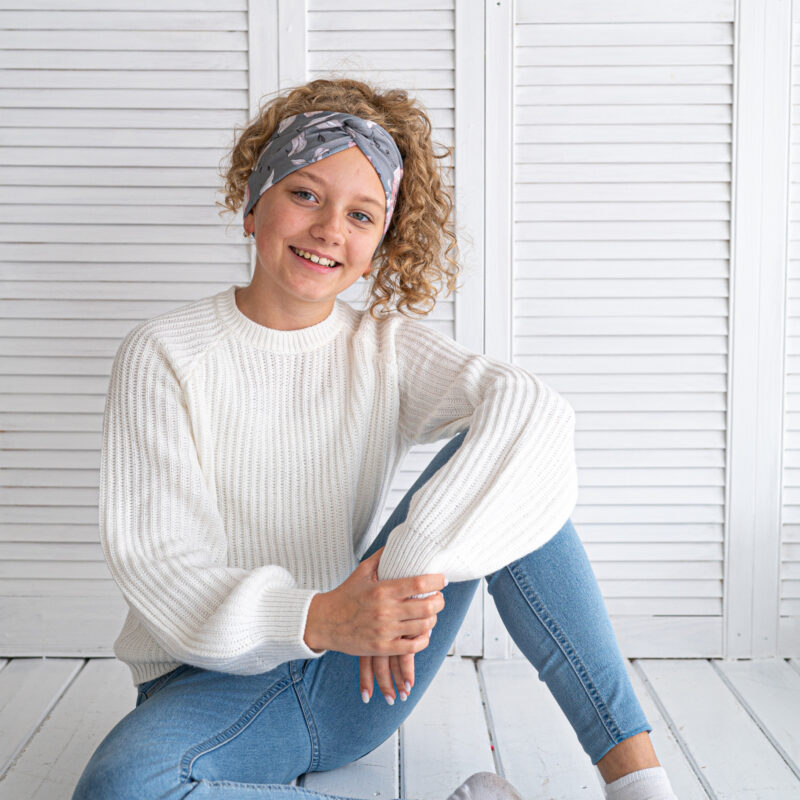 Meriinopeapael hallil roosad lilled