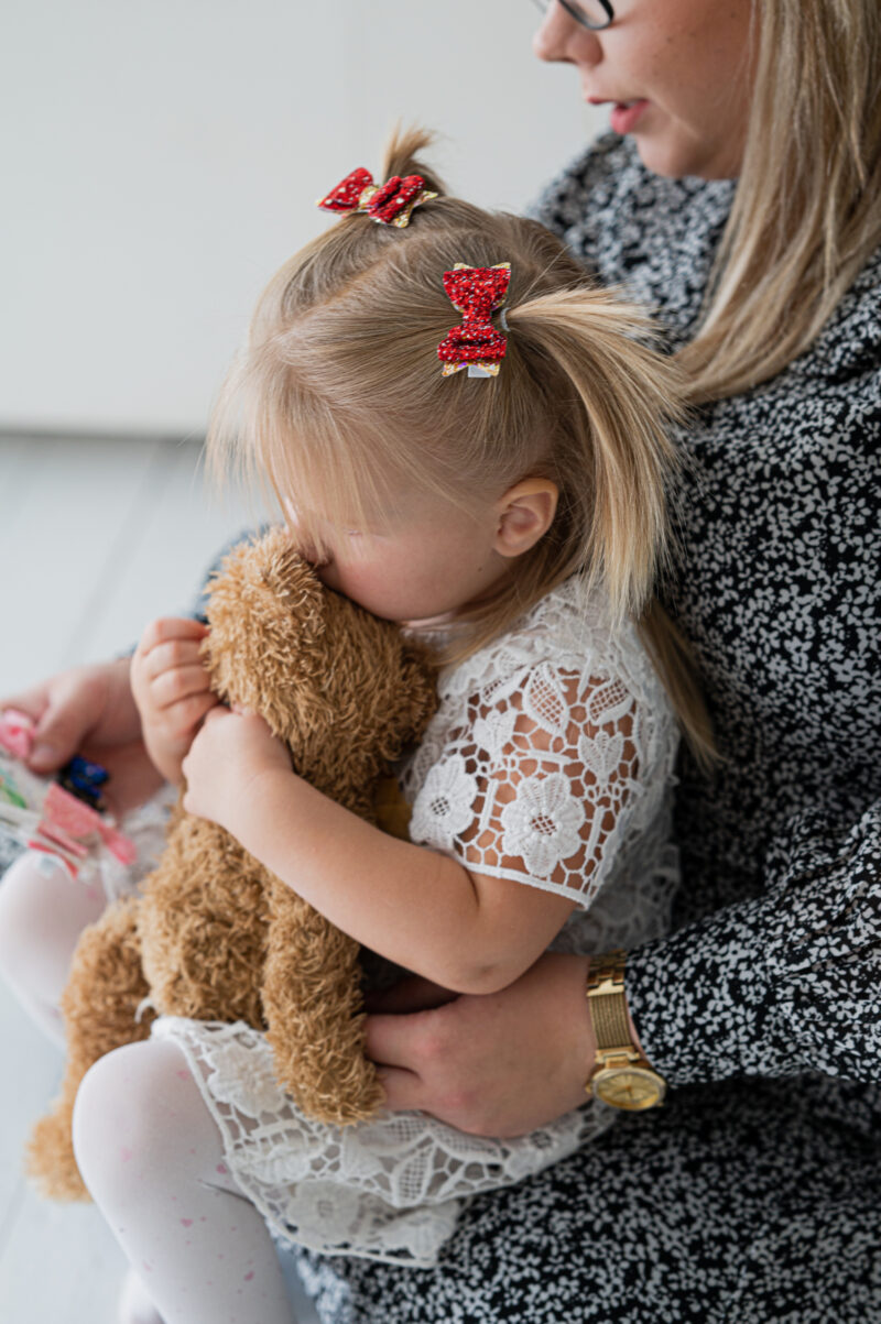 Photo148 Kroko-klamber punane kuldsega