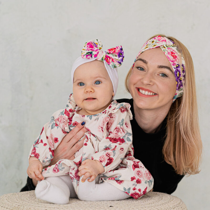 Valge peapael pojengid