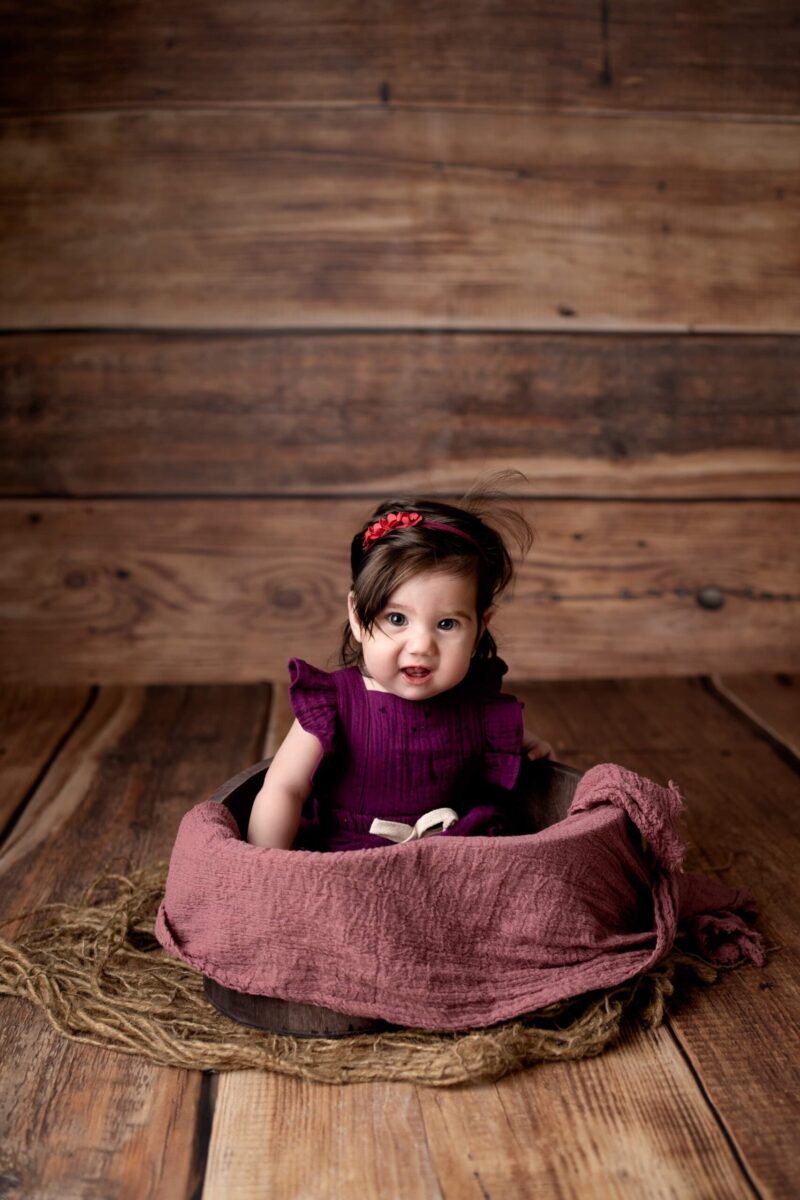 Jõulupeapael tumepunaste lilledega