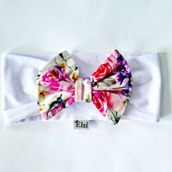 Valge peapael pojengid