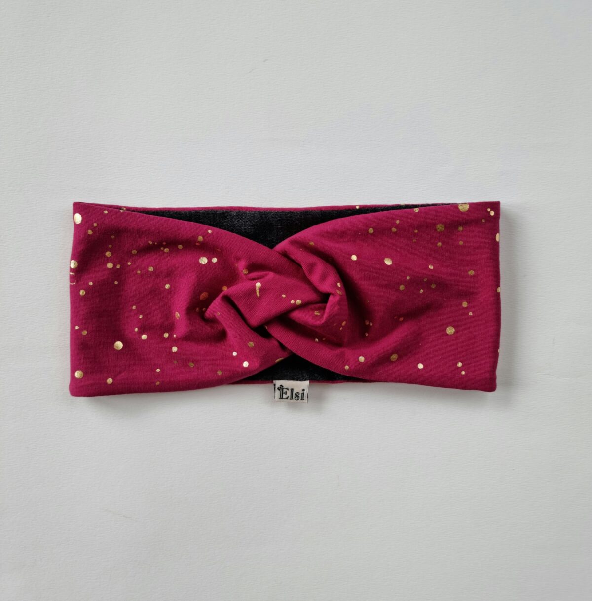 20211028_114636 (1) Meriinopeapael veinipunasel kuldsed täpid