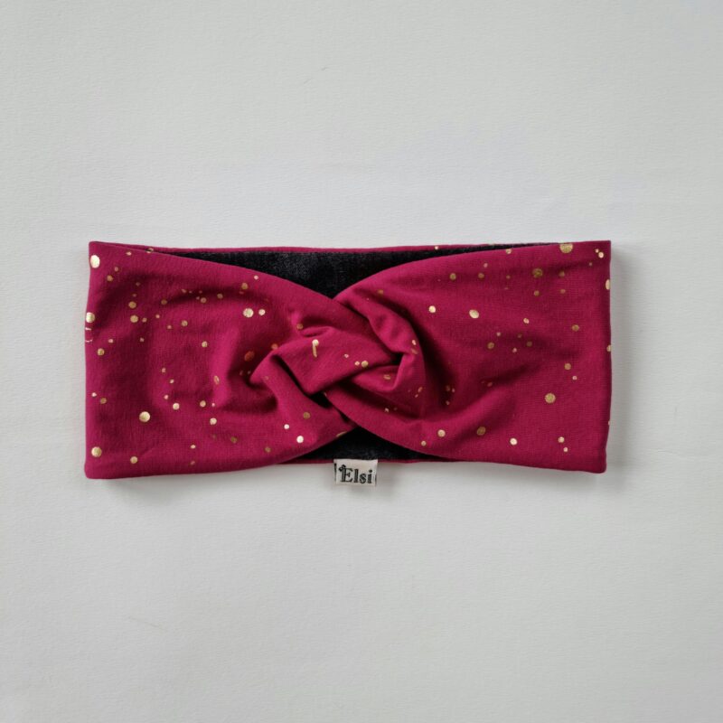 Meriinopeapael veinipunasel kuldsed täpid