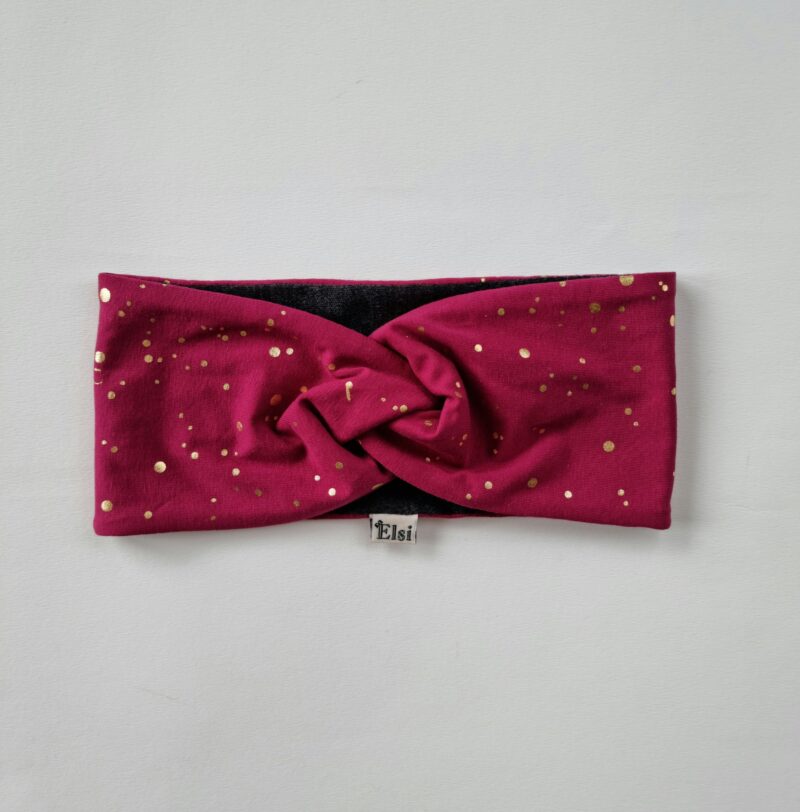 Meriinopeapael veinipunasel kuldsed täpid