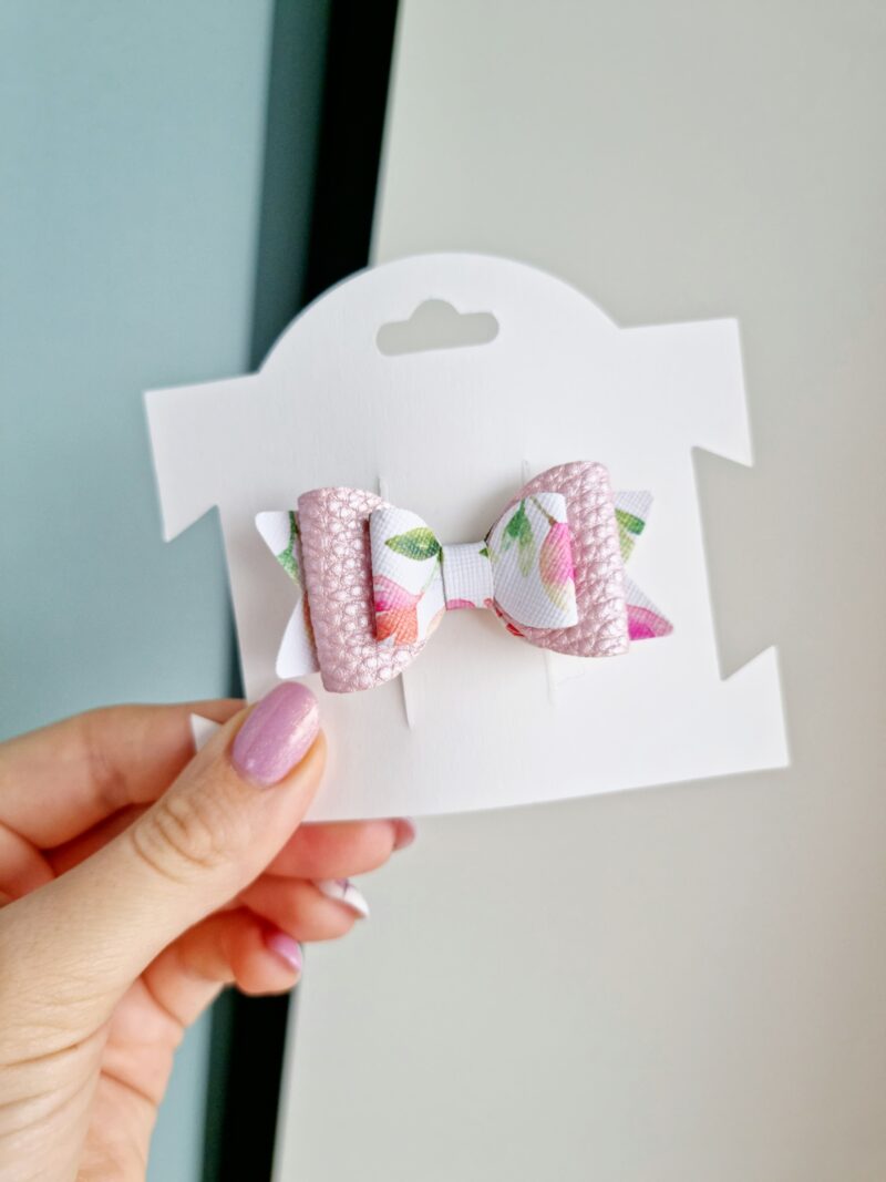 Kroko-klamber lilledega