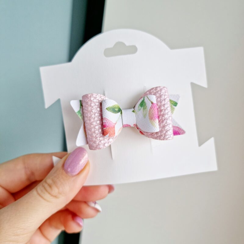 Kroko-klamber lilledega