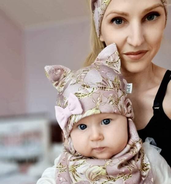 Meriinopeapael kuldsed liblikad