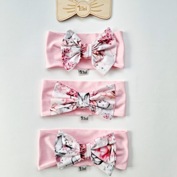 Roosa peapael roosidega