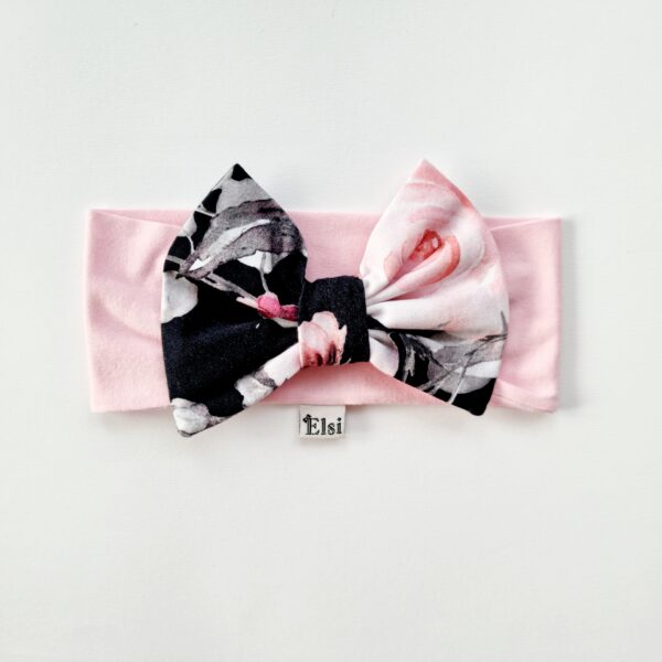 20211207_124807 Roosa peapael mustal roosidega