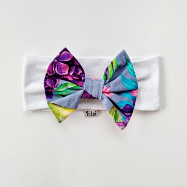 20211207_124839 Valge peapael halli lipsuga