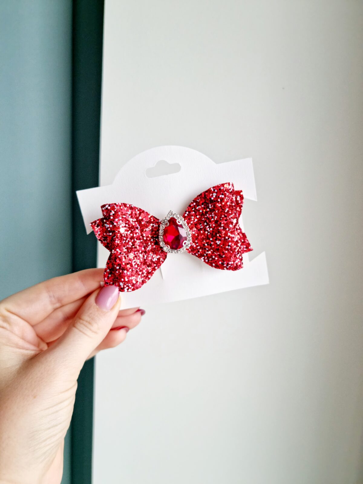 20211213_110717 Lips punase kiviga