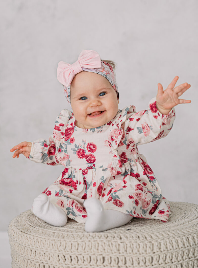 Lilleline peapael heleroosa lipsuga