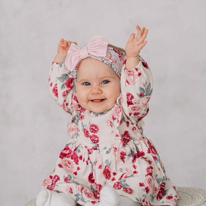 Lilleline peapael heleroosa lipsuga