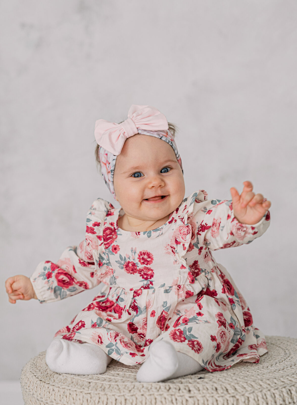 Lilleline peapael heleroosa lipsuga