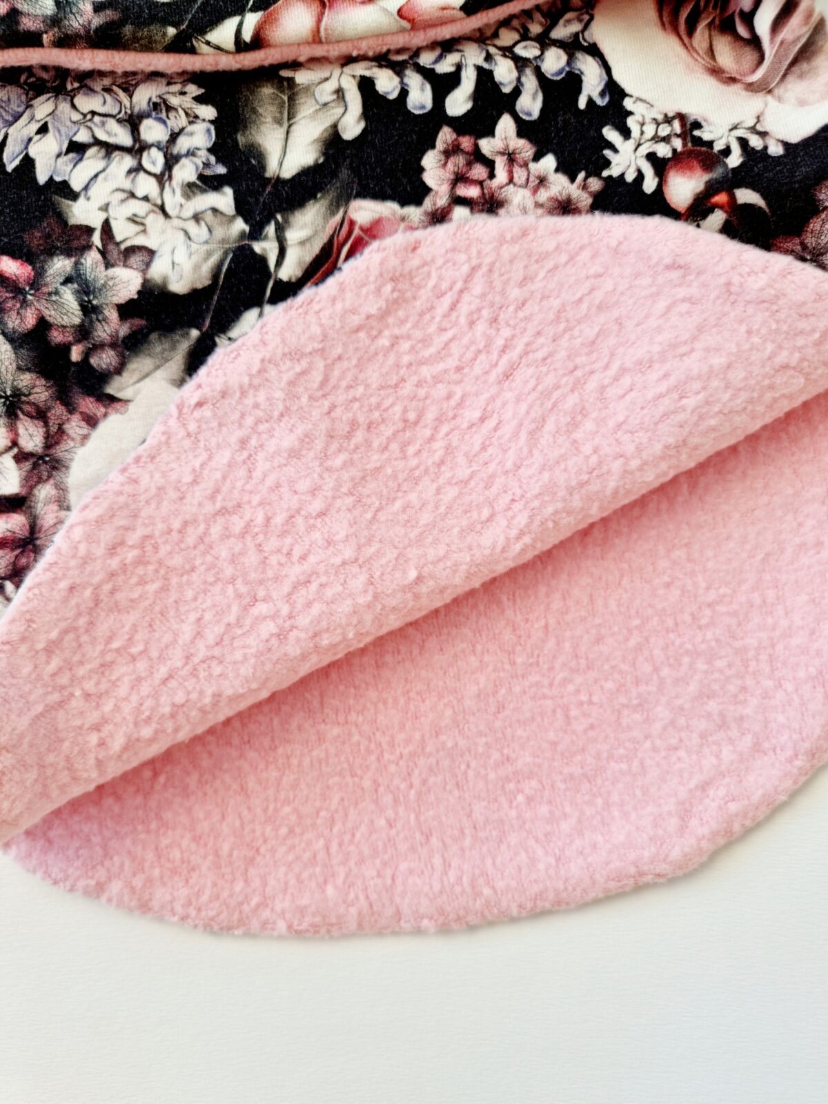 20220111_133555 Roosid (fliisvoodriga)