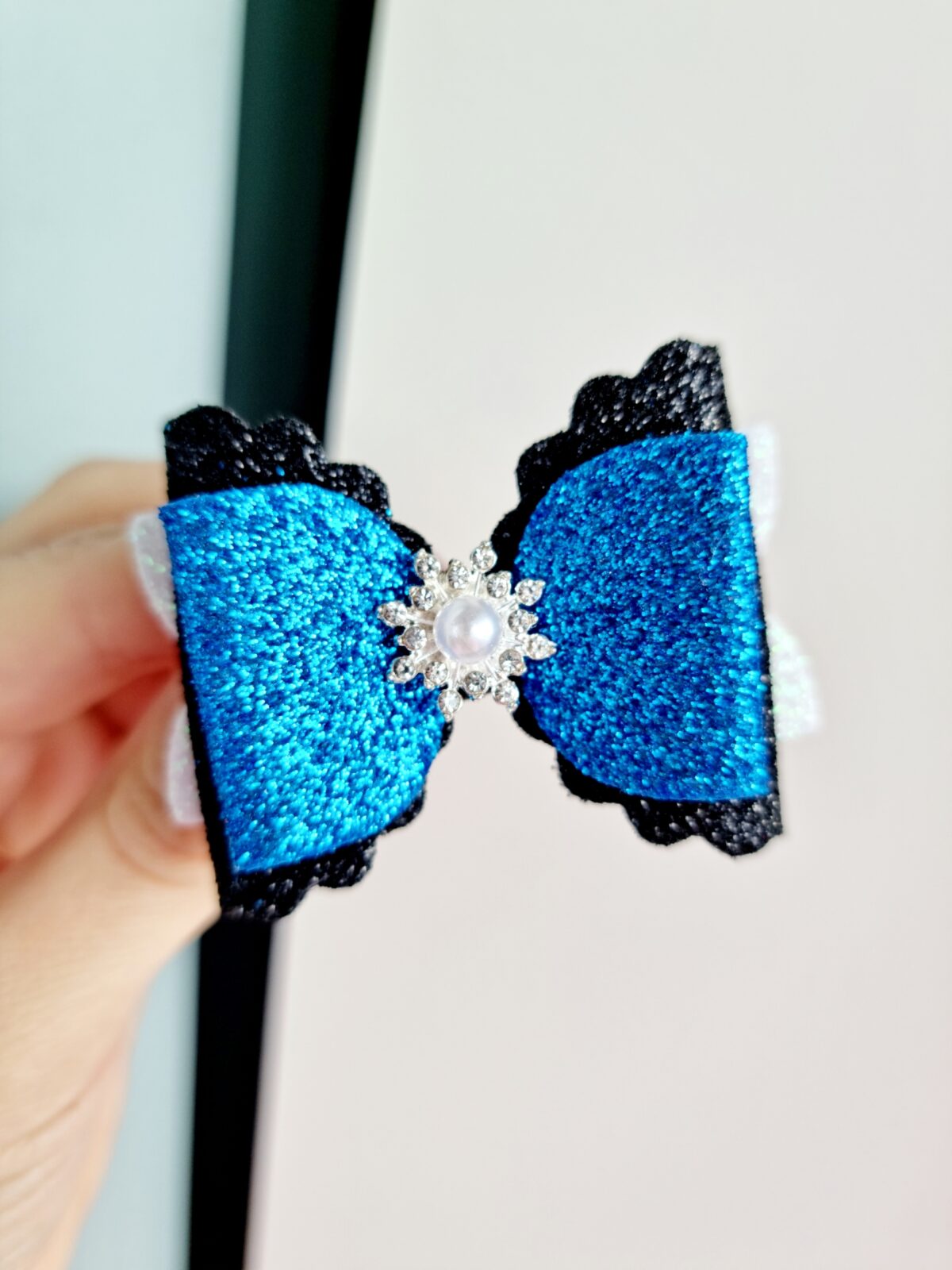 Lips pärlitega hõbe