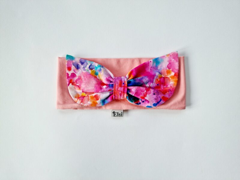 Roosa peapael värvilise liblik-lipsuga