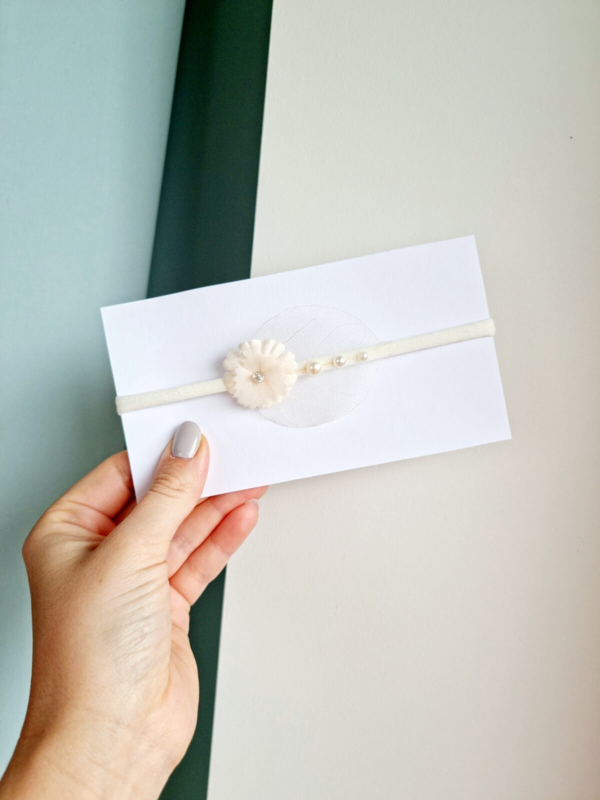 Leheke lille ja pärlitega