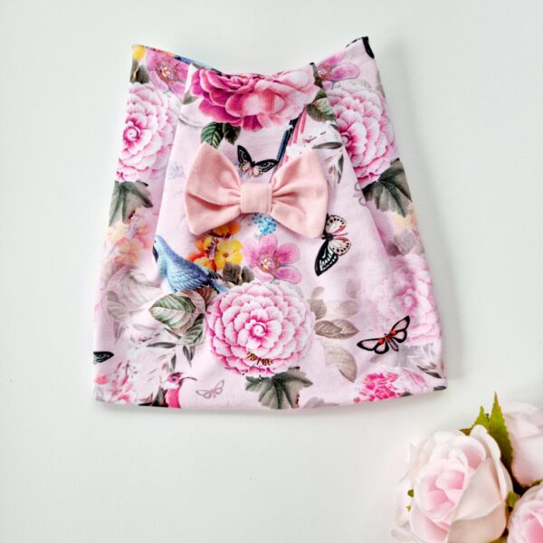 Linnud ja lilled roosal