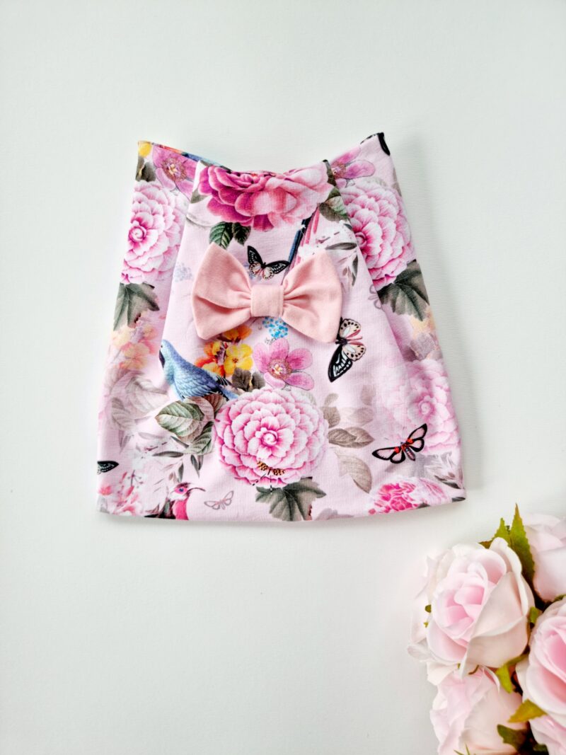 Linnud ja lilled roosal