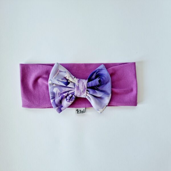 Lilla peapael helelillade lilledega