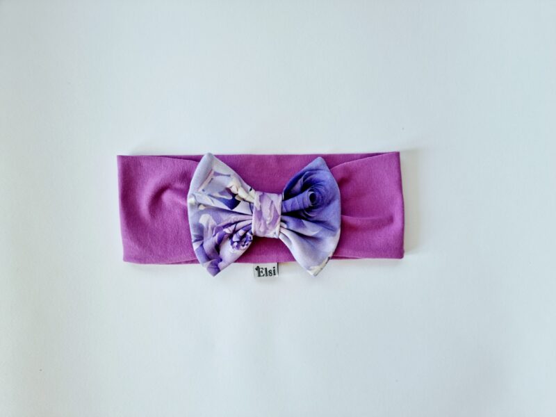 Lilla peapael helelillade lilledega