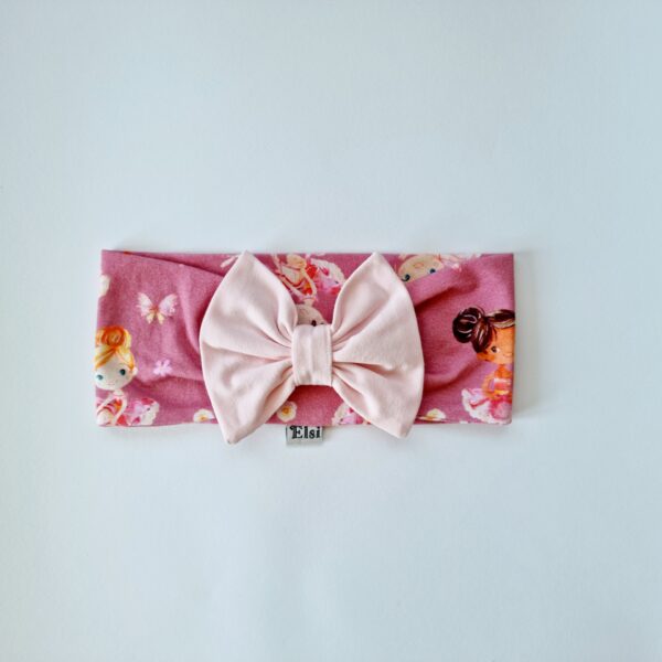 20220422_134114 Baleriinidega peapael roosa lipsuga