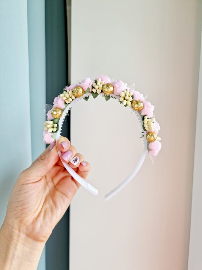 Roosa-kuldne lilledega peavõru