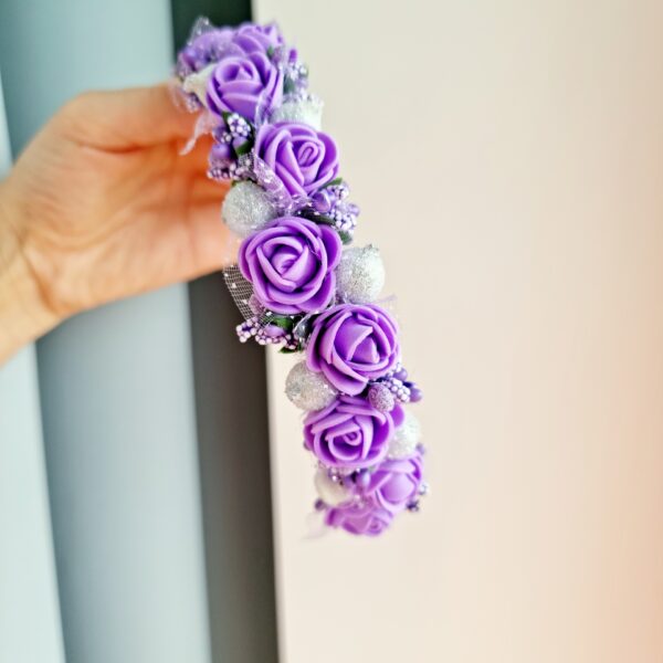 Lilla lilledega peavõru