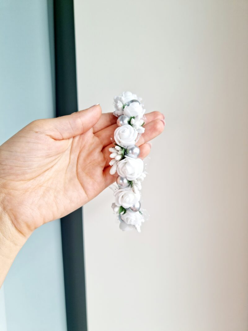 20220726_140459 Valge-hõbe lilledega peavõru