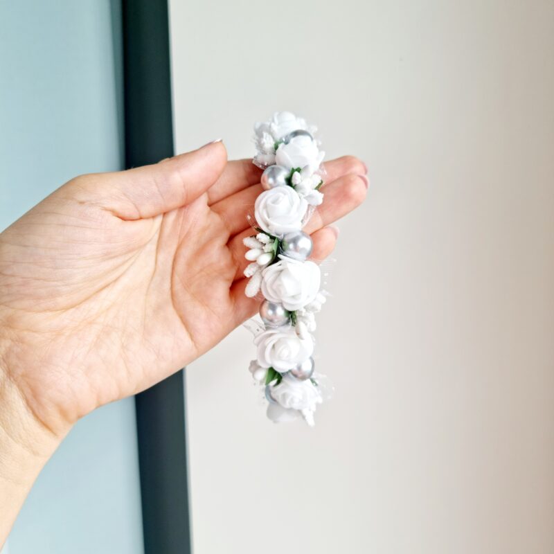 20220726_140459 Valge-hõbe lilledega peavõru