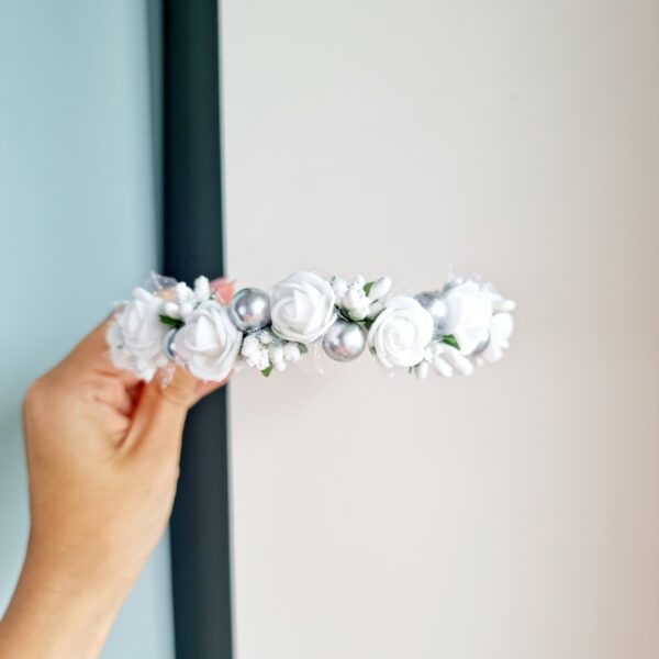 20220726_140511 Valge-hõbe lilledega peavõru