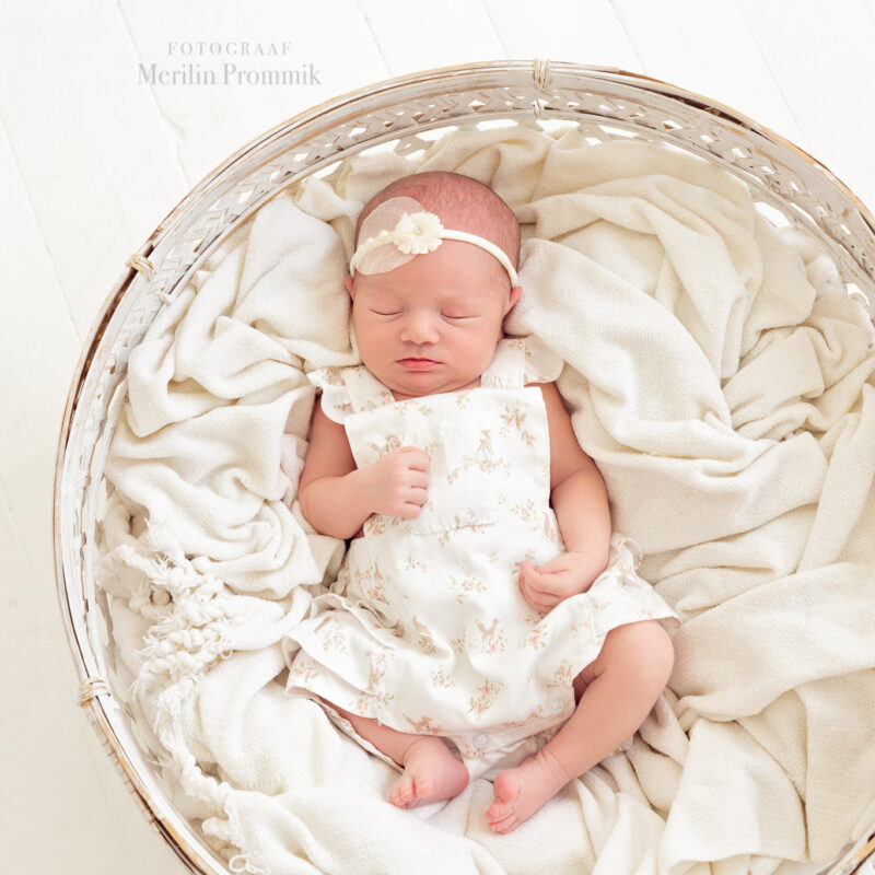 Leheke lille ja pärlitega