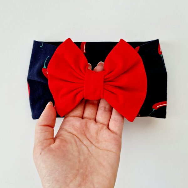 20211031_134123 Tšillidega peapael punase lipsuga