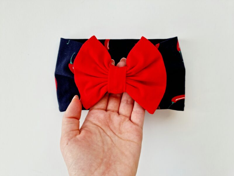 Tšillidega peapael punase lipsuga