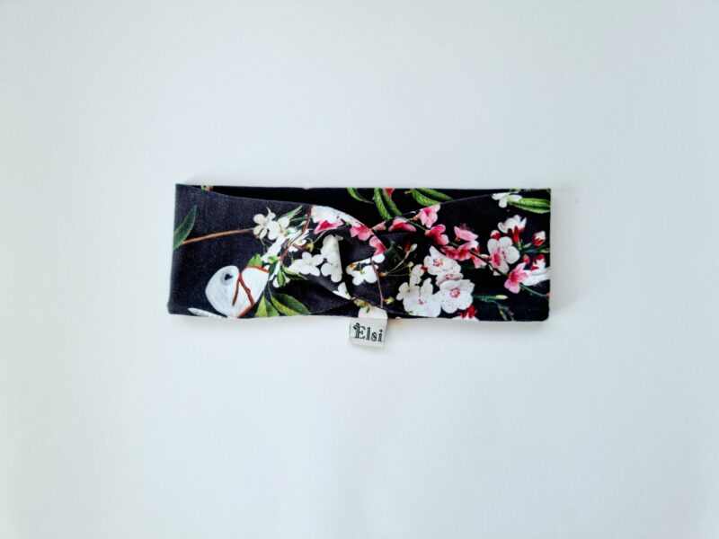 Mustal lilled2