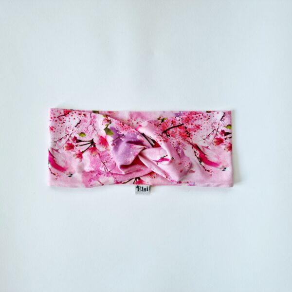 Roosad õied ja papagoid