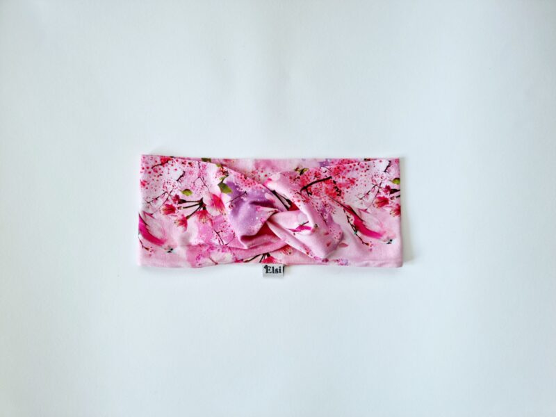 Roosad õied ja papagoid