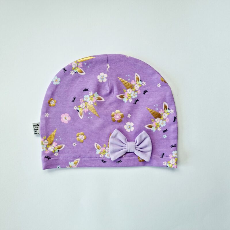 Lillad ükssarvikud lipsuga