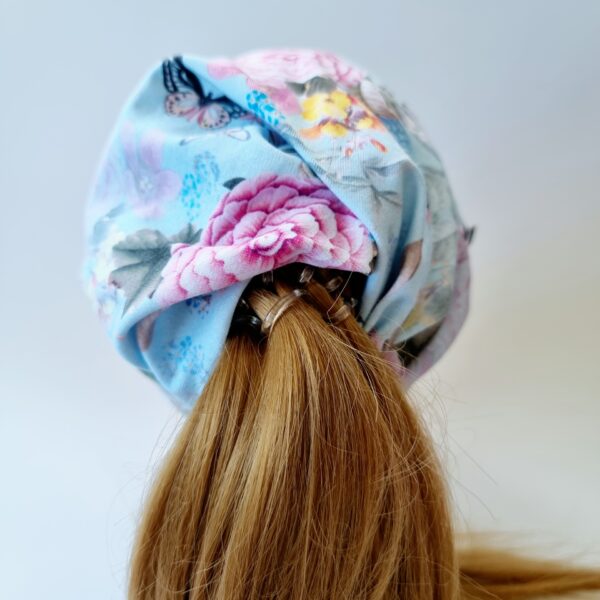 Mustal õied patsimüts