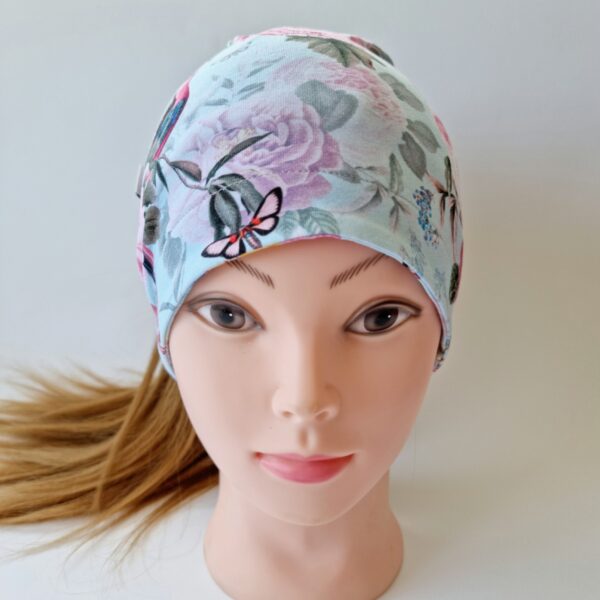 Mustal õied patsimüts