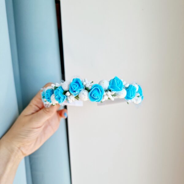 20220625_144639 Helesinine-valge lilledega peavõru