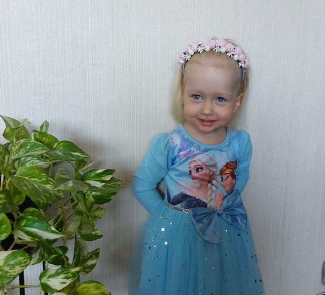 Valge lilledega peavõru