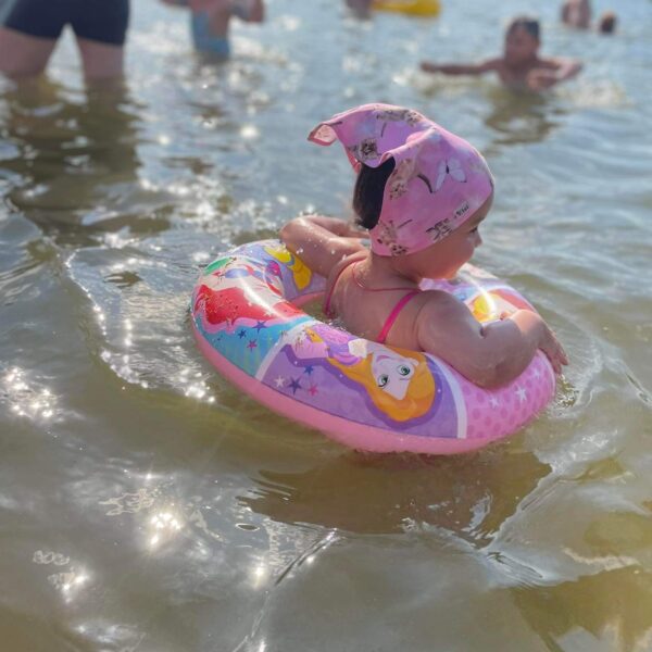 Pearätt roosa kuldsete täppidega lipsuga