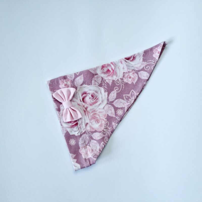 20220703_182310 Pearätt roosid lipsuga