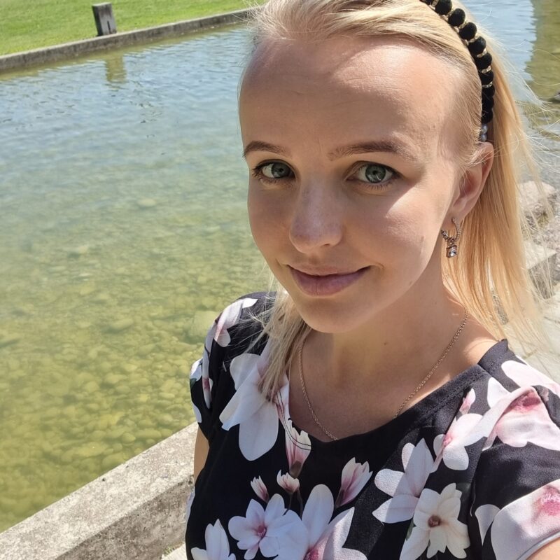 Pärlitega peavõru valge