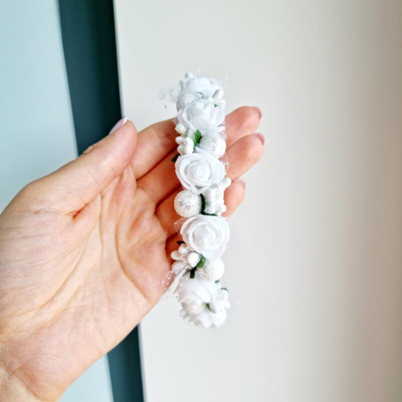 20220722_163309 Valge lilledega peavõru